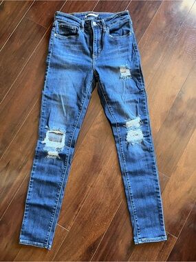 Levi’s 721 High Rise Skinny Jeans